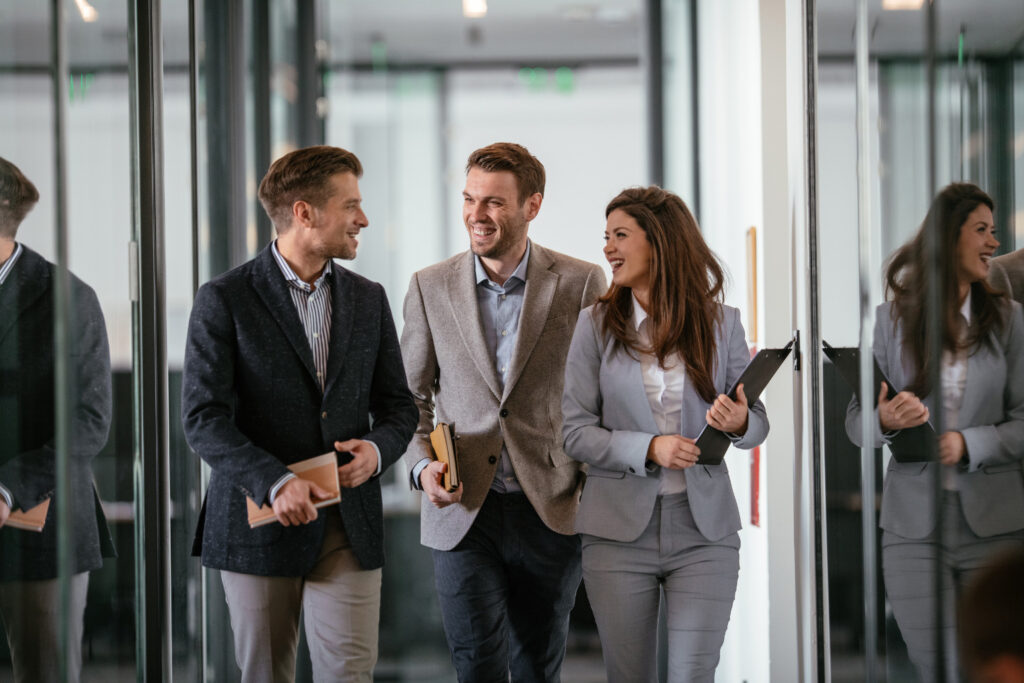 Arrêtez de vendre. Créez du lien. Créez la confiance, identifiez les besoins et construisez des relations clients durables - De la conversation à l'engagement.