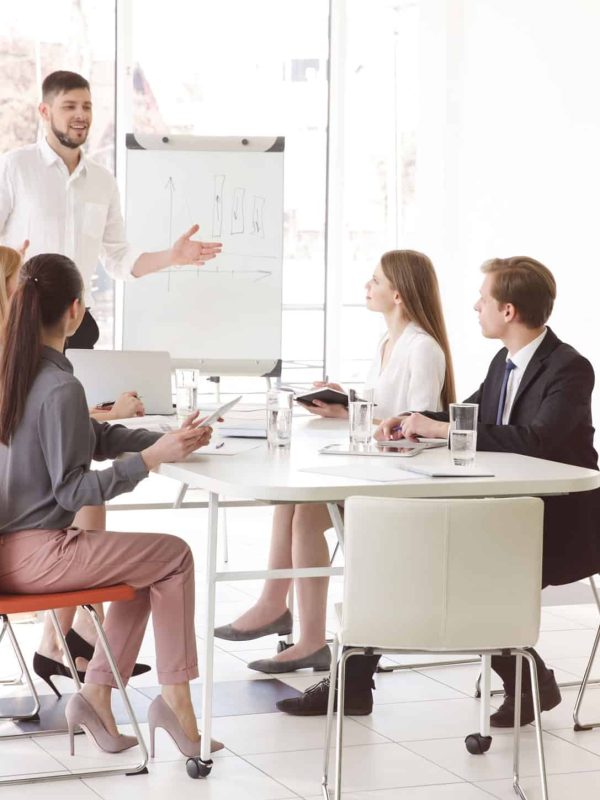 Call International - Formation / cours pour les entreprises : Apprendre à parler en public dans une autre langue : anglais / néerlandais / français